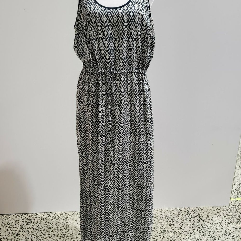 Michael Kors | Beautiful Navy Blue & White Abstract Maxi Dress | Size M